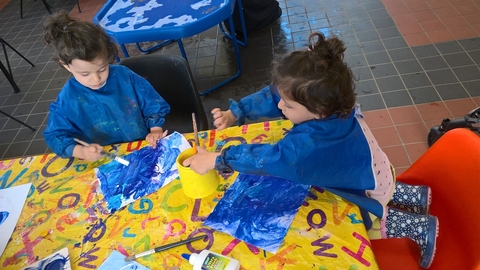 Children painting at Walthamstow Wetlands