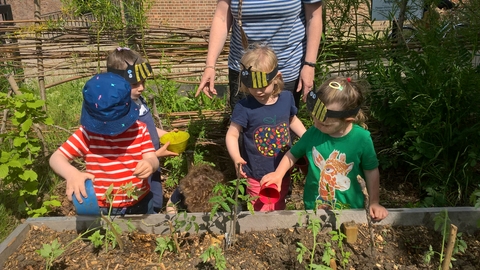 Children gardening at Walthamstow Wetlands